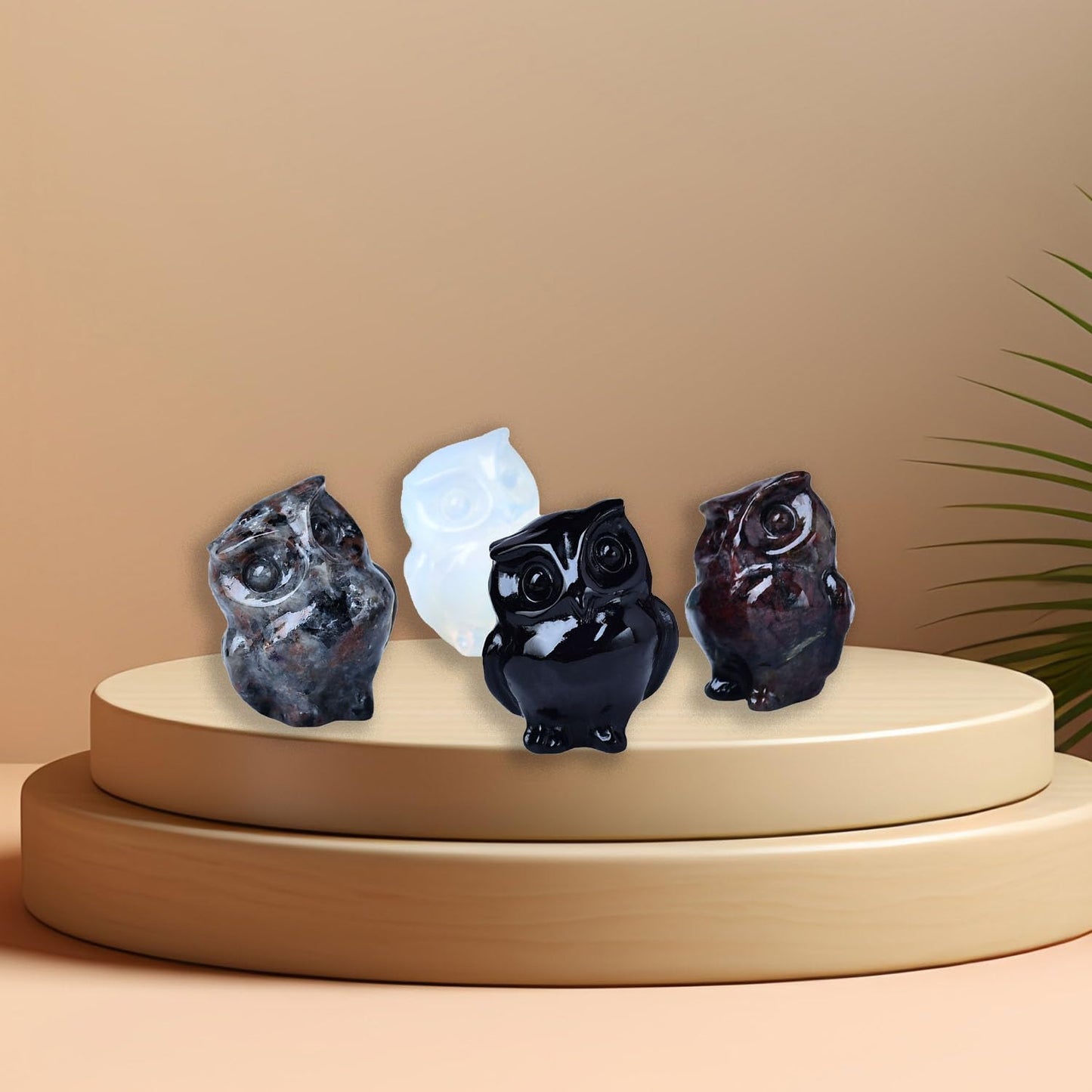 WUYOUSHI Natural Garnet Crystal Owl Decor Healing Stone Crystal Pocket Figurine Statue Hand Carved Polished Natural Gemstone Office Desk Meditation Spiritual Gift