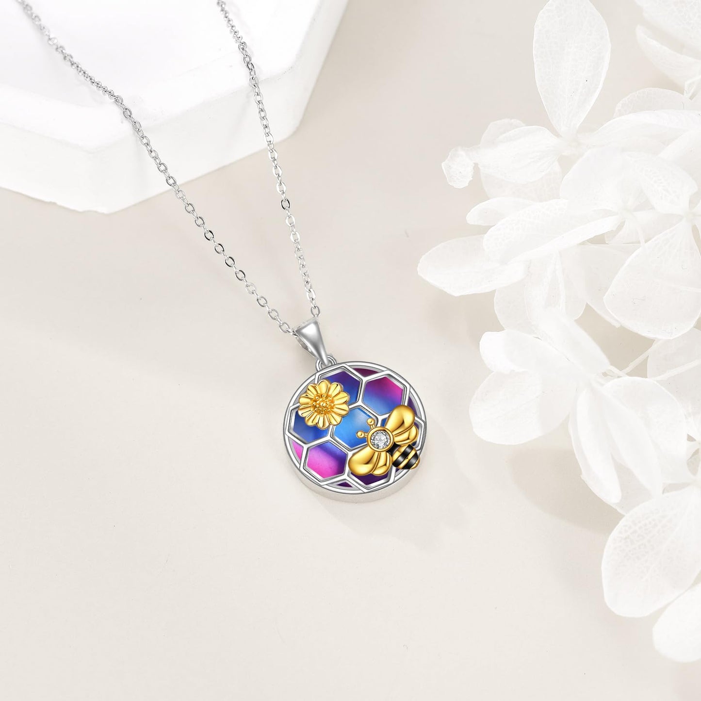 LUHE Bee Necklace for Women Sterling Silver Cat's Eye Stone Pendant Jewelry Gifts for Women