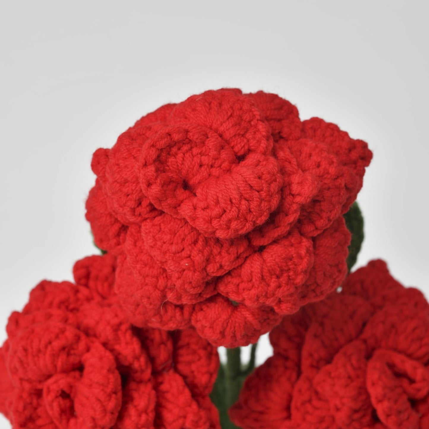TALIBSA Handmade Crochet Rose Flower Pot Plant Gift Box,Crochet Flowers Handmade Knitted Potted Plants,Knitting Crochet Puff Flowers Potted Plants,Gifts for Family, Loved Ones and Friends