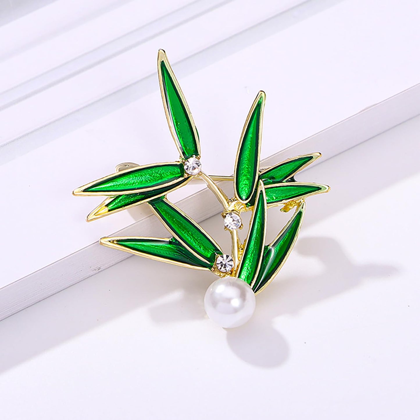 Bamboo Leaf Pearl Brooch for Women Enamel Pearl Green Leaves Pins Dress Accessories Party Birthday Anniversary Jewelry for Mother Wife