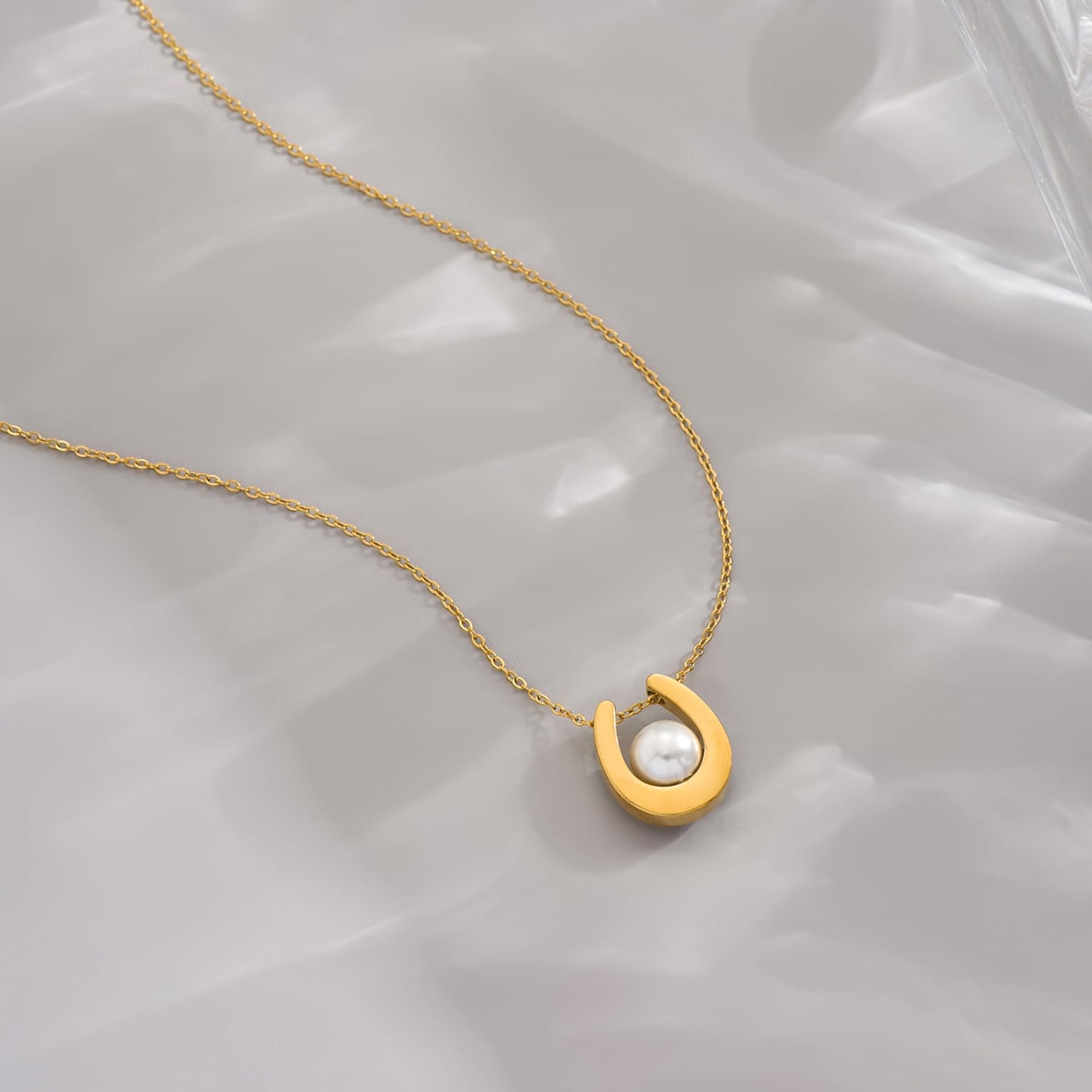 NONAMOIS 18K Gold Plated Pearl Necklace for Women Stainless Steel Dainty Gold Lucky Horseshoe Pendant Choker Necklace Trendy Non Tarnish Jewelry