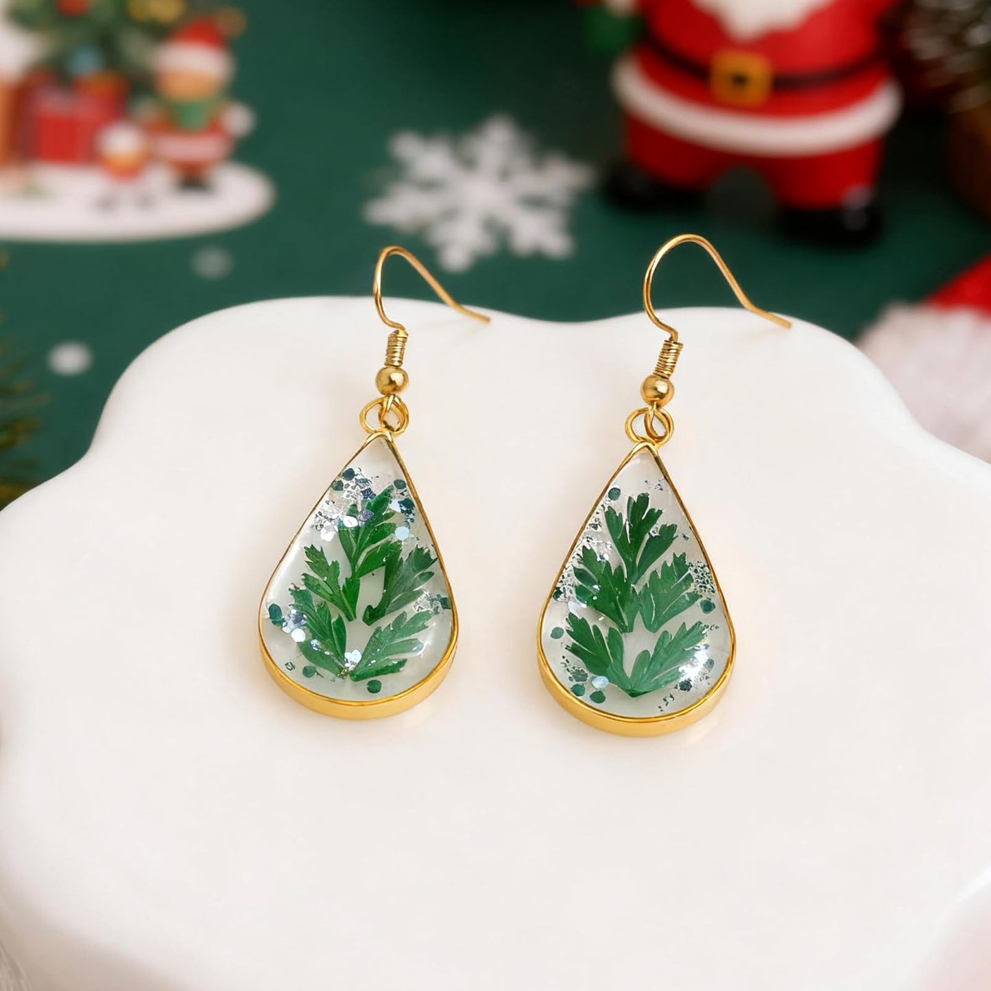Jean Beau Handmade Pressed Leaf Earrings for Women, Unique Resin Green Dried Leaves Gold Plated Teardrop Dangle Drop Nature Floral Earings Fashion Summer Jewelry Gift