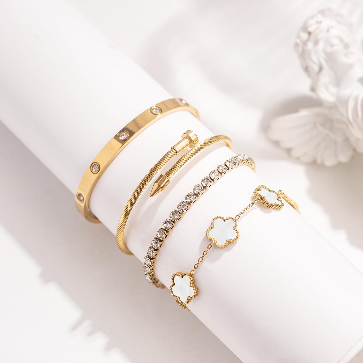 Lamdo 18K Gold Plated Womens Stackable Floral Gold Clover Bracelets Set Love Bangle Bracelets Non Tarnish, Gold Bracelet Set Trendy Jewelry,Gifts for Women's Day and Mother's Day