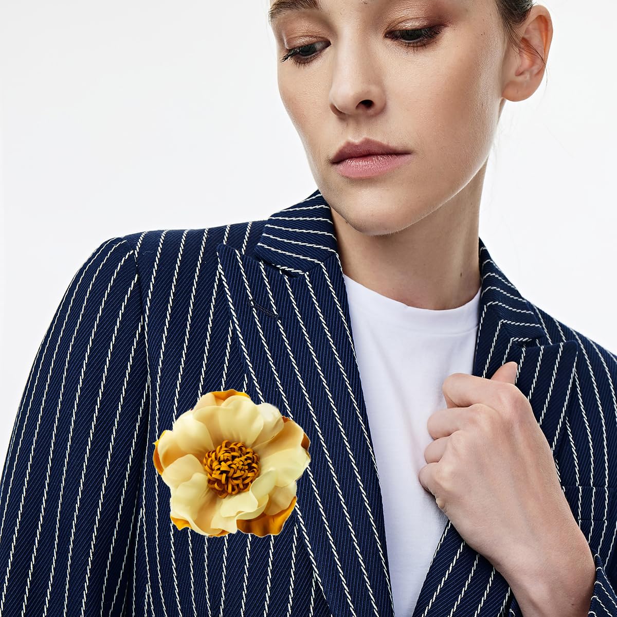 Elegant Large Cloth Flower Brooches Big Camellia Flower Pin for Women Dainty Cloth Fabric Rose Brooches Dress Skirt Scarf Hat Pins Clothing Decoration Accessories (Yellow brooch)