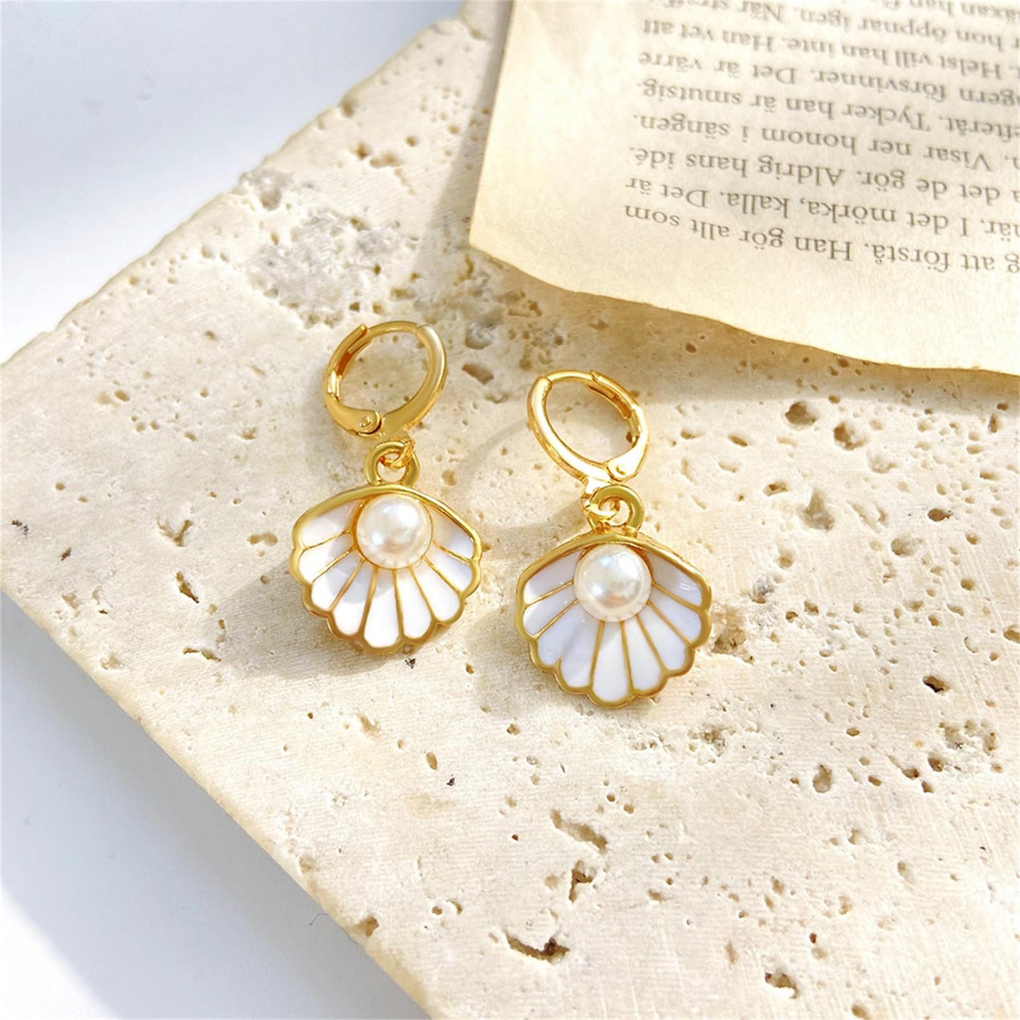 Seashell Pearl Pendant Necklace Gold Plated Boho Enamel Pink Blue Scallop Sea Shell Starfish Ocean Animal Chain Necklace for Women Hawaiian Summer Beach Holiday Fashion Jewelry Gifts (White jewelry set)