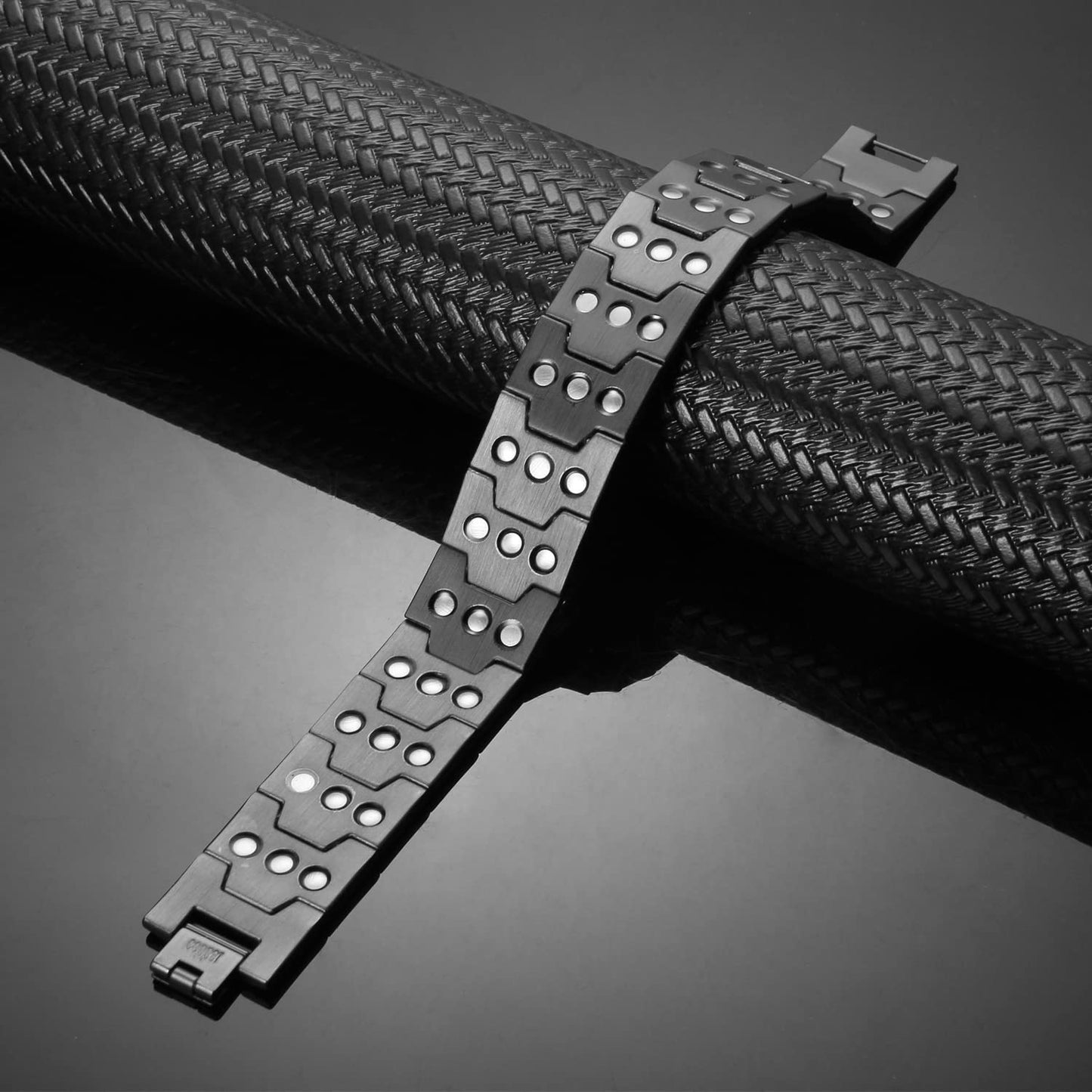 MagEnergy 3X Magnetic Copper Bracelet for Men, 99.99% Pure Copper Magnetic Bracelets with Ultra Strength Magnets, Adjustable Wristband with Sizing Tool Jewerly Box