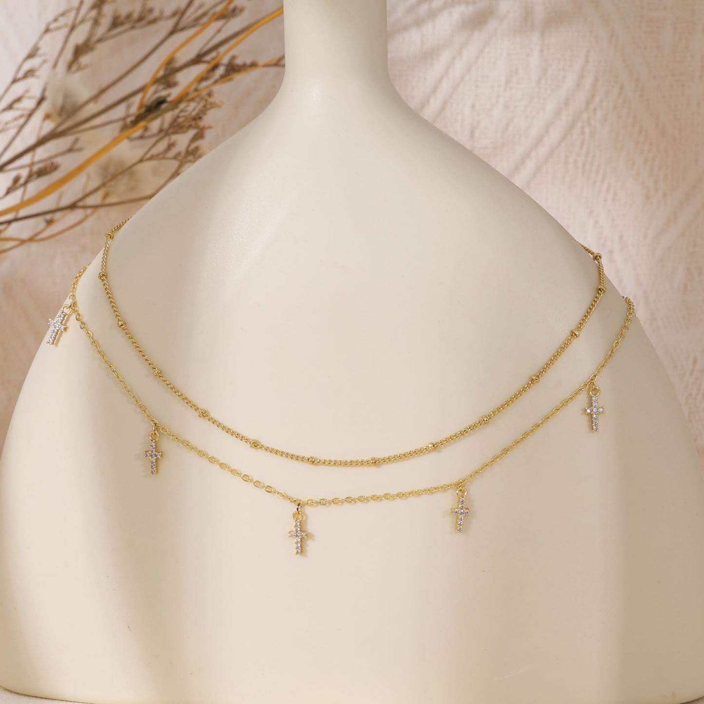 SELFROSE Cross Necklace For Women,Gold Layered Necklaces For Women Trendy 14K Gold Plated Dainty Chain Choker Necklaces Cross Charm Necklace Stack Non Tarnish Jewelry Fashion Accessories