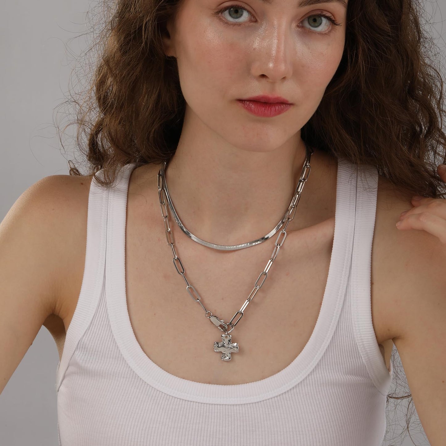Bheop Chunky Cross Necklace for Women Trendy Silver Statement Cross Pendant Charm Necklace Waterproof Big Paperclip Faith Chain Costume Christian Religious Jewelry Gift Non Tarnish