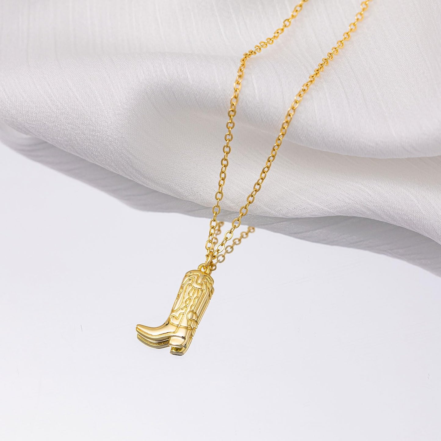 VRIUA Gold Necklace for Women – 14K Gold Plated Dainty Cowboy Boot Necklace Minimalistic Trendy Necklaces for Women Jewelry