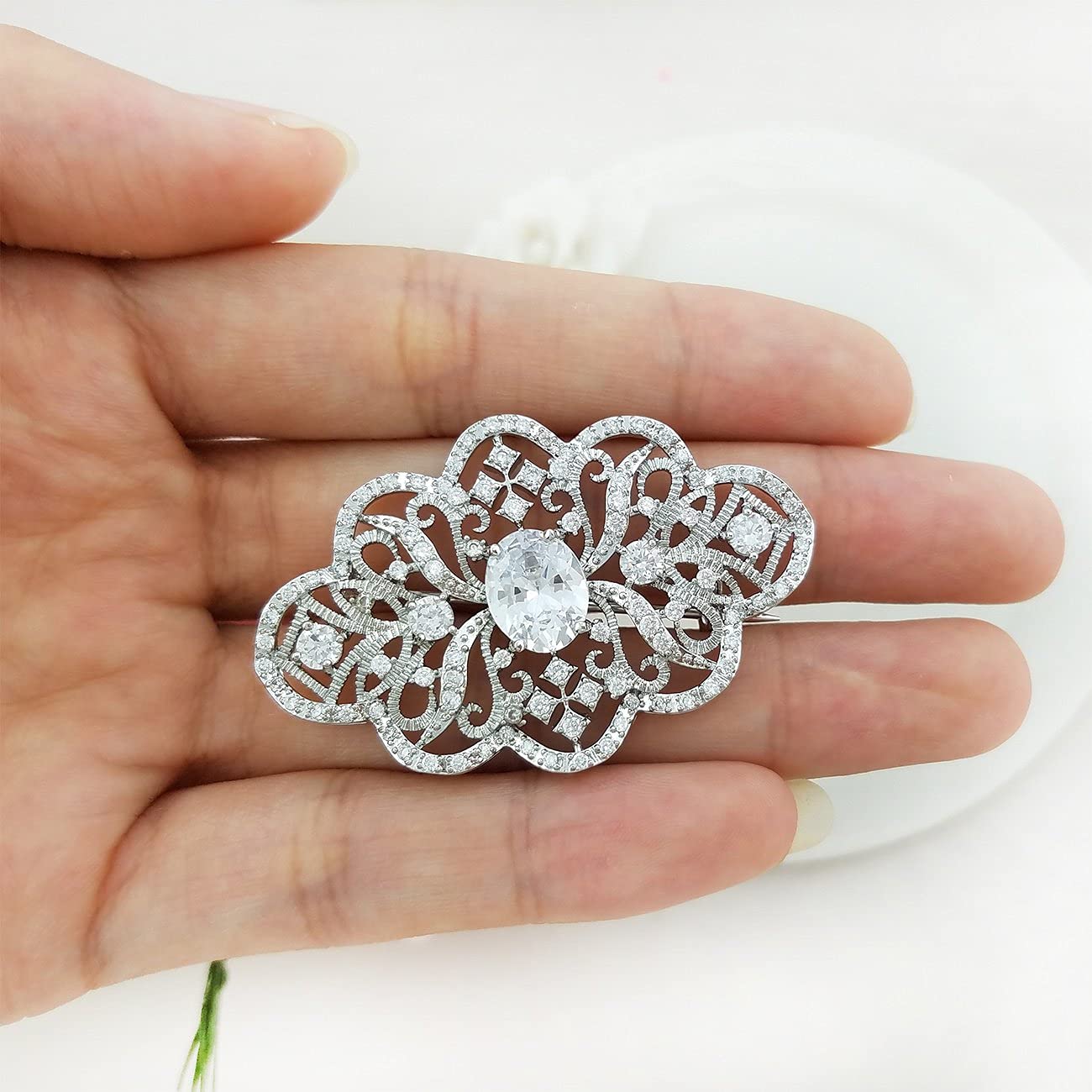 YOQUCOL Elegant Wedding Brooch Pin Flower Shape Cubic Zirconia Crystal Simulated Pearl Bridal Brooch Jewellery for Women