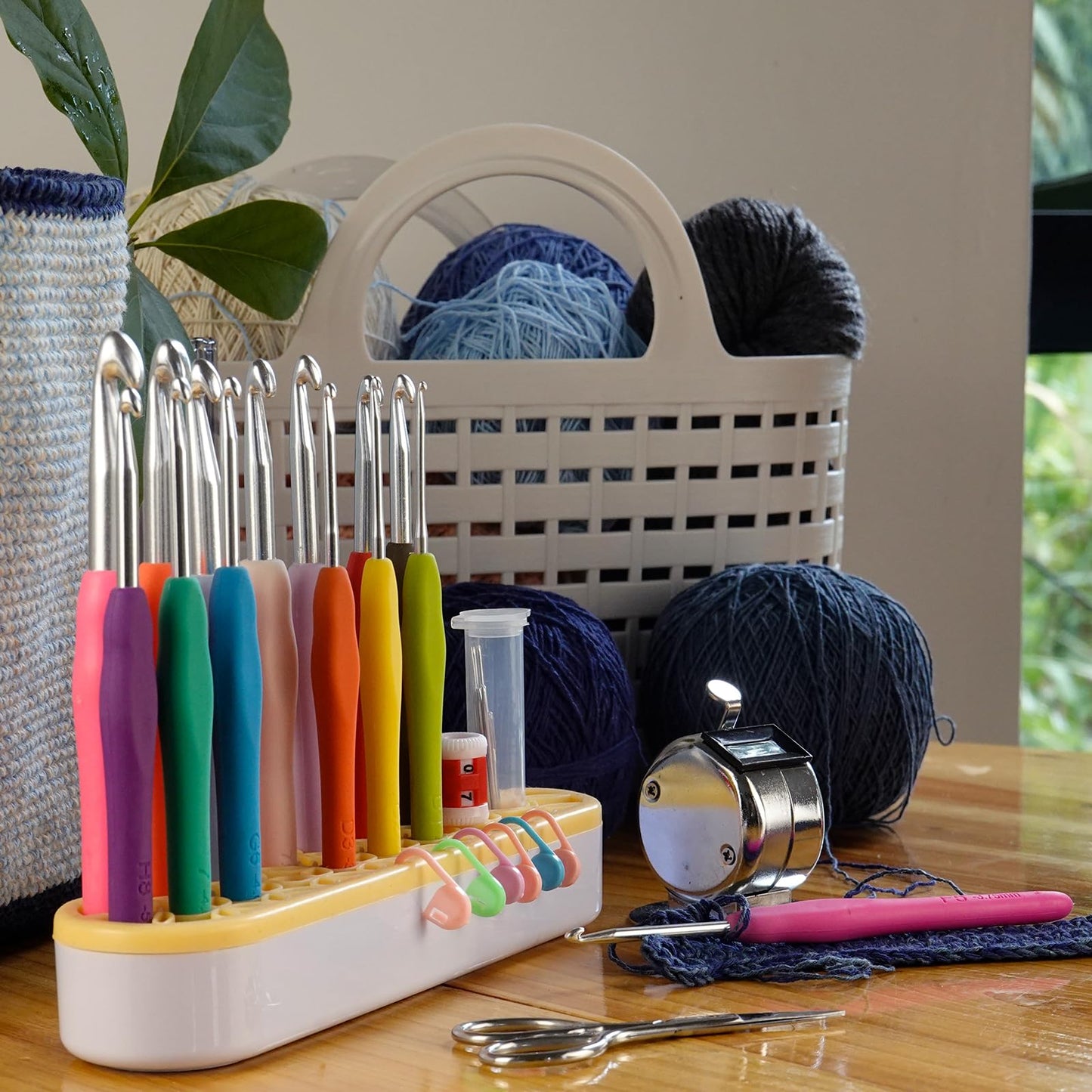 YOJOB 21 Sizes Crochet Hooks Set 0.5mm-10mm, Plus Crochet Accessories and Holder, Complete Set Ergonomic Crochet Hook Kit for Beginners