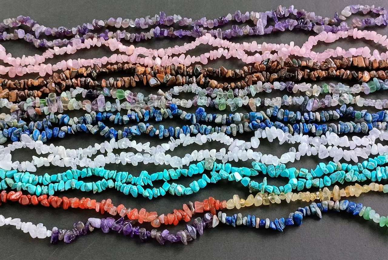 LAIDANLA Clear Quartz 400pcs Natural Chip Stone Beads 5-8mm Healing Crystal Irregular Gemstones Drilled DIY Loose Rocks Bead Crystal for Bracelet Earrings Necklace Jewelry Making Crafting