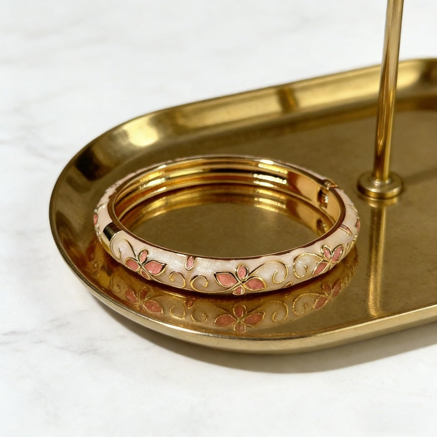 MQCEHTI Vintage Flower Cloisonne Bangle Bracelet for Women, Enamel Chunky Gold Plated Bracelets Jewelry Gifts (White Pink Flower)