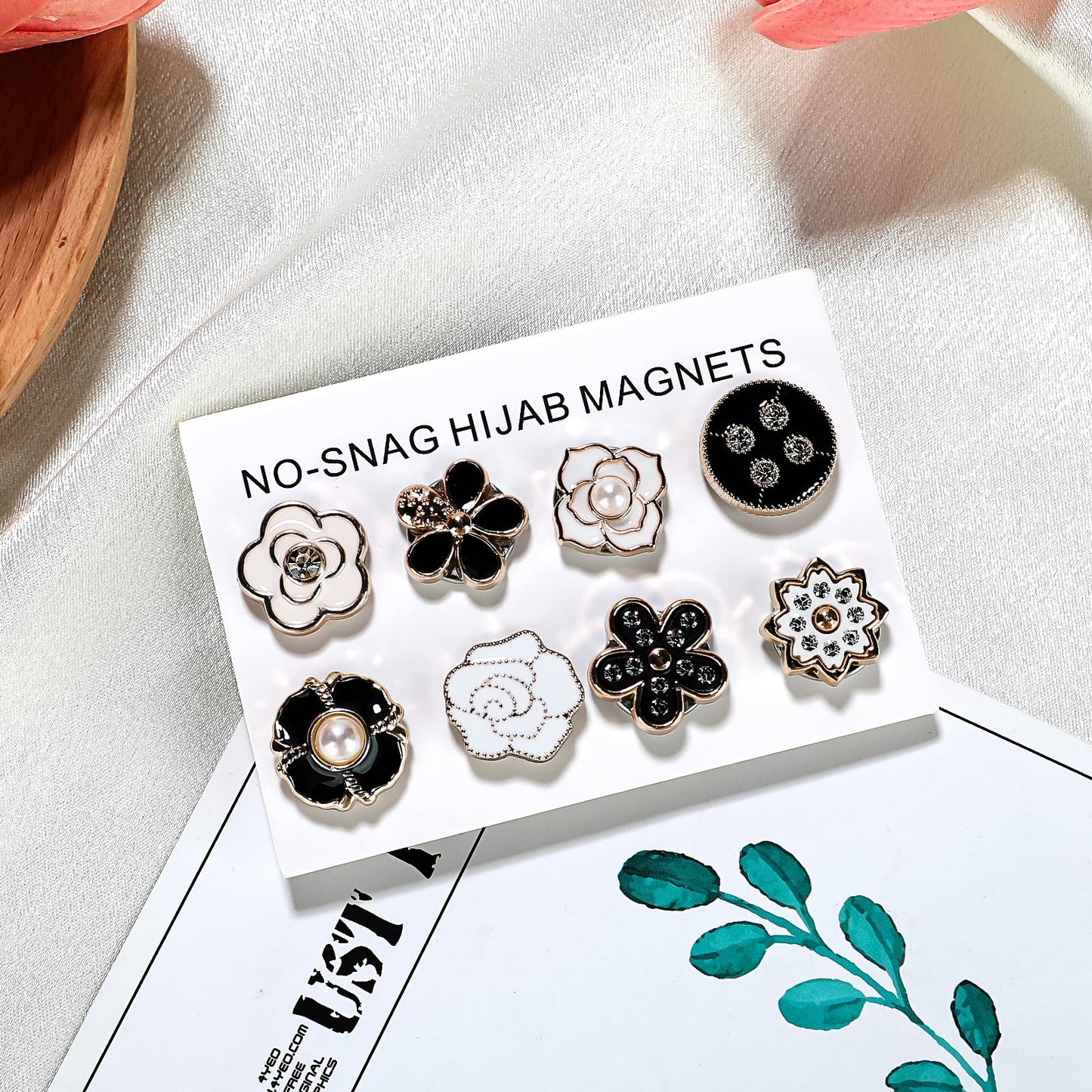 8PCS Hijabs Magnetic Pins, Multi-Purpose Strong Magnets Pins, Pinless Scarf Magnetic Pin, Rhinestones Brooch Small Scarf Clasp Pin for Women Clothes Scarves (Flower Shape)