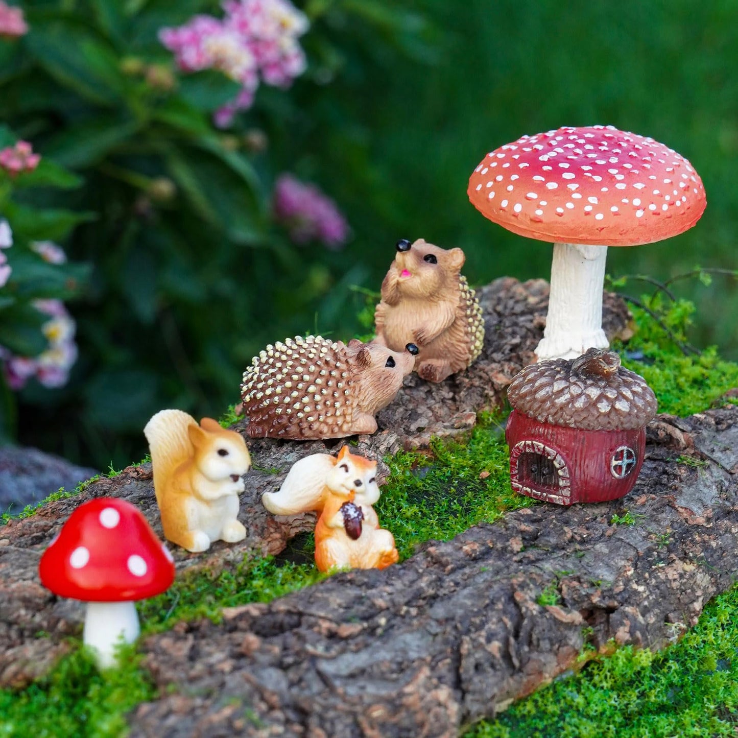 Delighture Fairy Garden Accessories, 7 Pieces Squirrel & Hedgehog Resin Figures with Acorn & Mushroom, Handmade Miniature Decor, Garden Miniatures and Home Decorations, Perfect DIY Gift