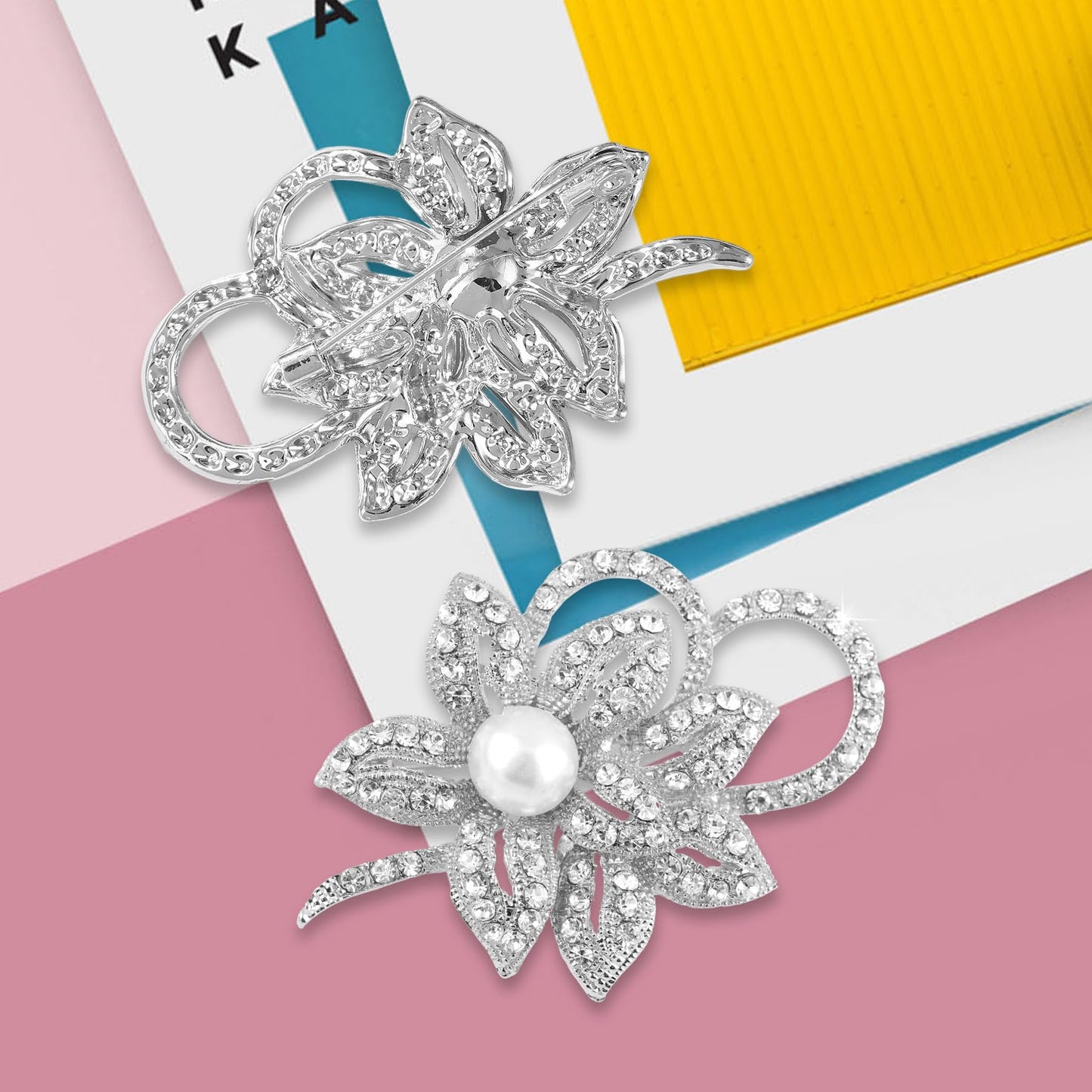 Crystal Flower Brooch Pins for Women Elegant Enamel Rhinestone Floral Brooches Pin Fashion Jewelry for Party Dance Wedding Banquet Brooch for Women Gift (Silvre Pearl Flower)