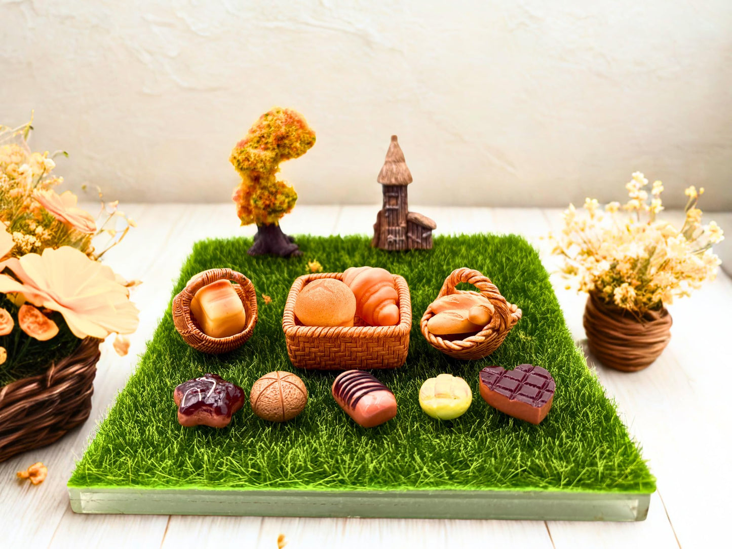 Miniature Fall Picnic Diorama Kit β 16 PCS Resin Food, Tree, House & Basket Accessories β DIY Autumn Scene for Terrarium, Fairy Garden & Crafts β Includes 6"x6" Grass Mat