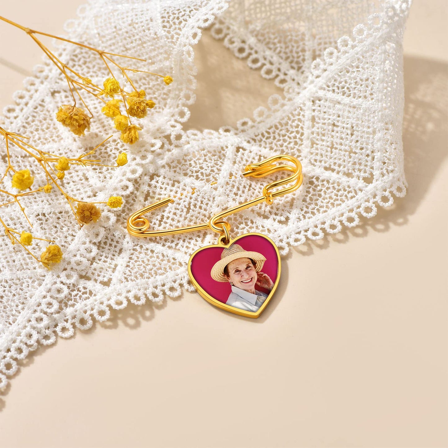 Custom4U Memorial Charm for Wedding Bouquet Heart Shaped Memory Charms Brooch Pins Funeral Boutonniere with 2 Pictures Engraved