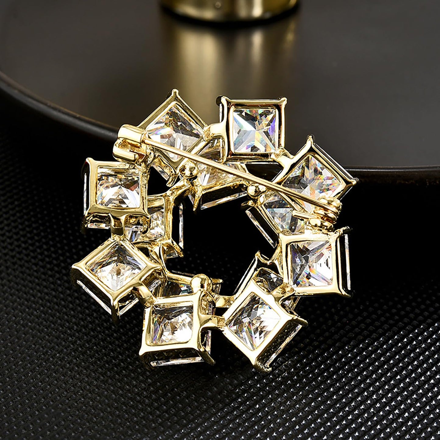 AILONMEI Brooches Jewelry for Women Fashion, Elegant Designer Costume Corsage Pearl Brooches & Pins Christmas Gift(Sparkling)