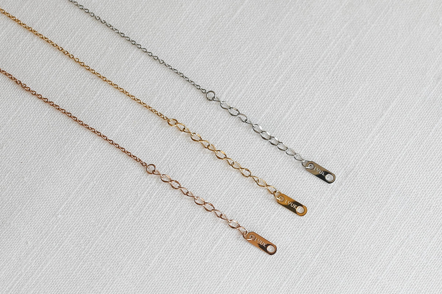 LUUK LIFESTYLE Feminine necklace in stainless steel with Tree of Life pendant and HAPPINESS gift card, trendy jewellery for women, 19” length, nature lovers, meditation zen motif, yoga jewel, silver