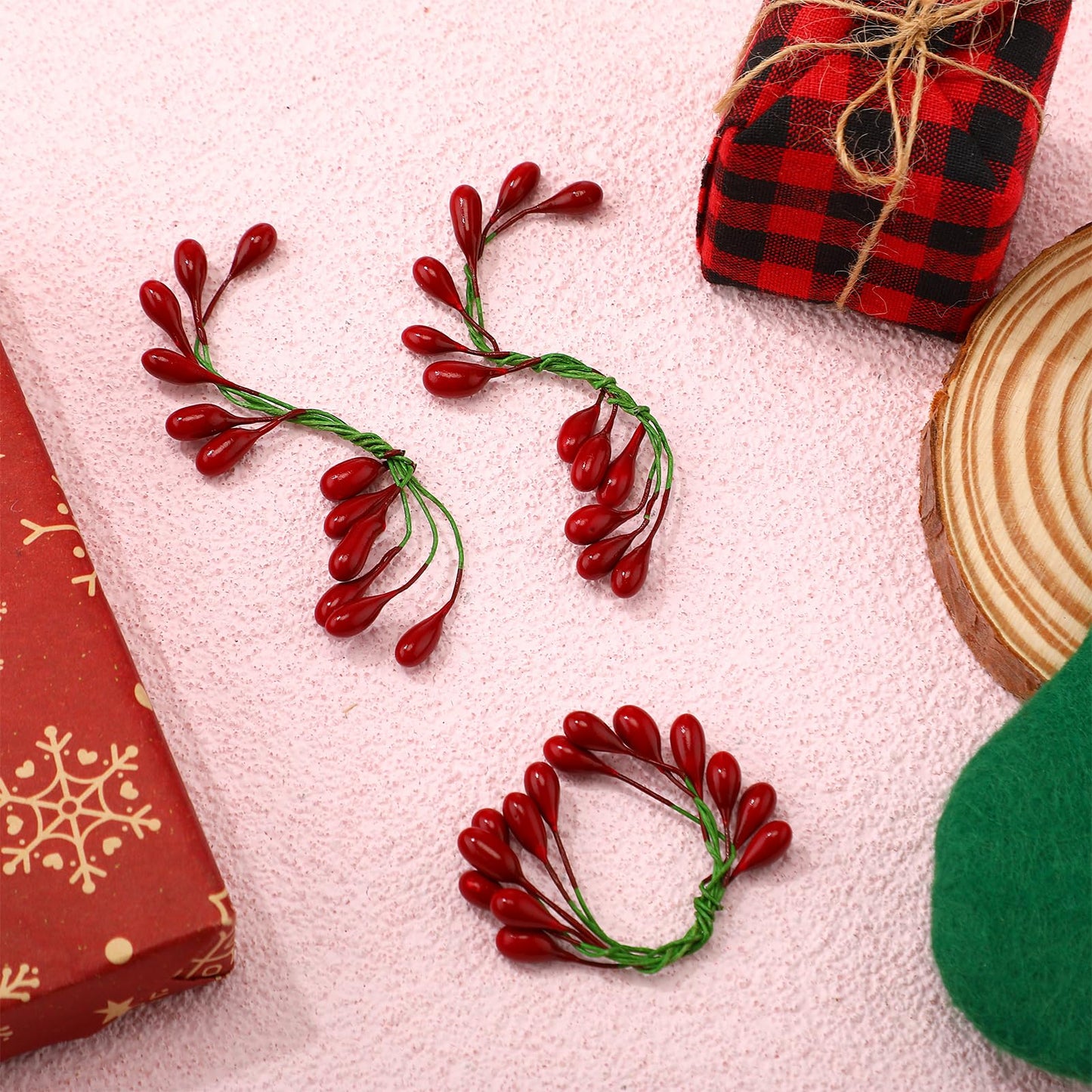 BBTO 300 Pcs Artificial Holly Christmas Fake Berries on 150 Wire Stems Berries Branches Stems Decor for Christmas Tree Decoration Wreath DIY Crafts Use Wedding Home Xmas Party Favor(Dark Red)