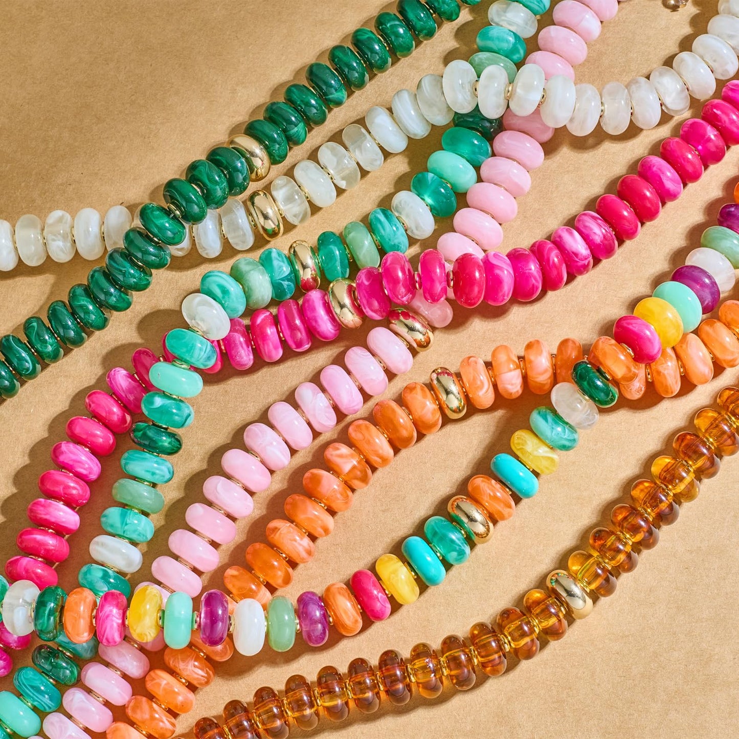 HolidayQbee Beaded Necklace for Women Chunky Beaded Choker Necklace Boho Oval Rose Red Big Bead Statement Necklaces Fashion Trendy Summer Beach Jewelry Gifts