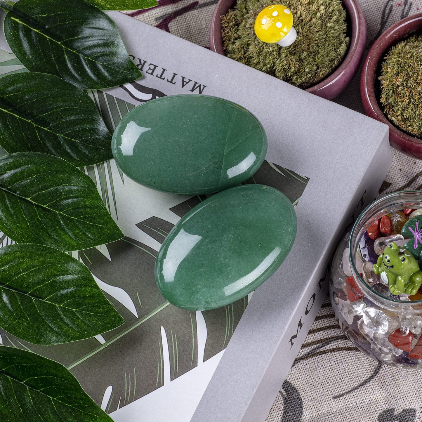Green Aventurine Palm Stone Crystal Natural Chakra Therapy Polished Healing Crystal Oval Pocket Gemstone for Anxiety Stress Relief