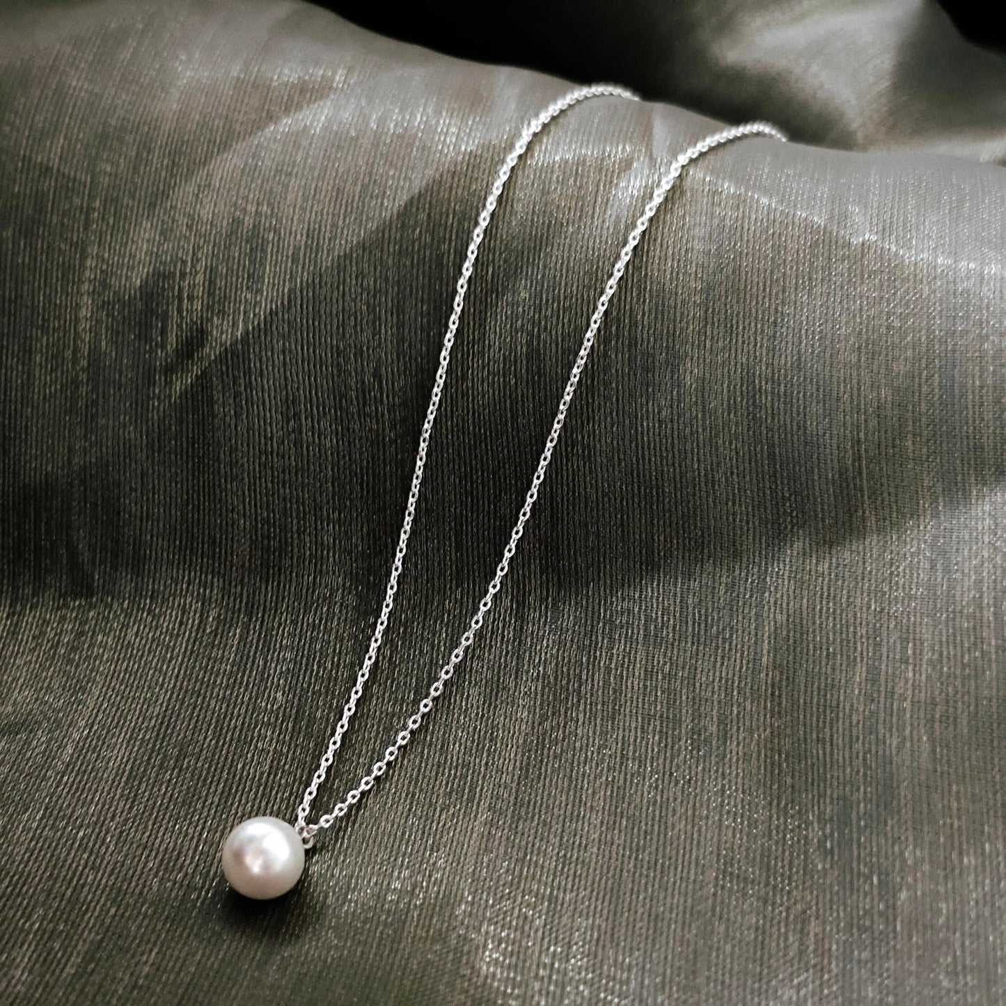 Zeffy Dainty Silver Single Pearl Necklace Simple Pearls Pendant Choker for Women Trendy Silver Necklace Jewelry Gifts