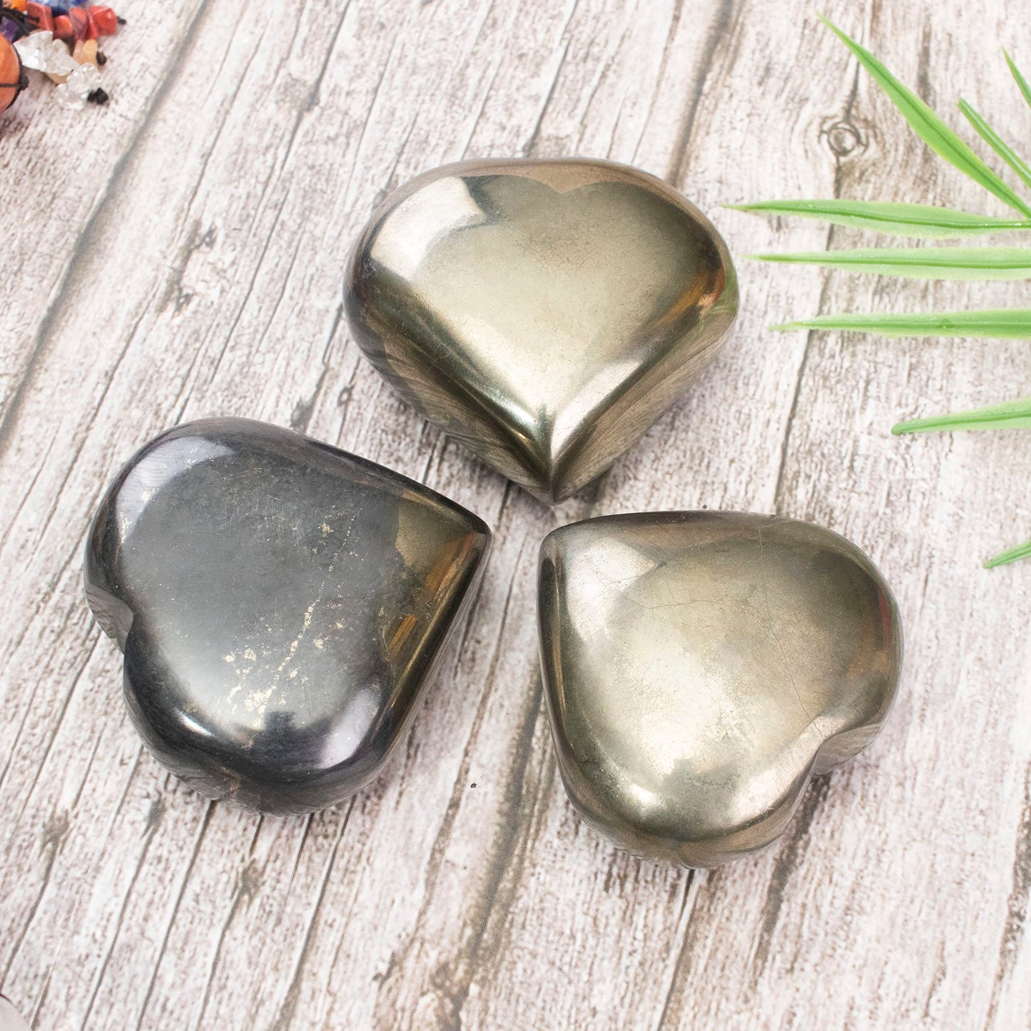 Crocon 50mm Golden Pyrite Heart stone Big Heart Shape Puff Stones Set 450+ Carats Pocket Crystal Healing Tumble Collection Palm Worry Stone Good Luck Charm Meditation Gift Craft Home Decor
