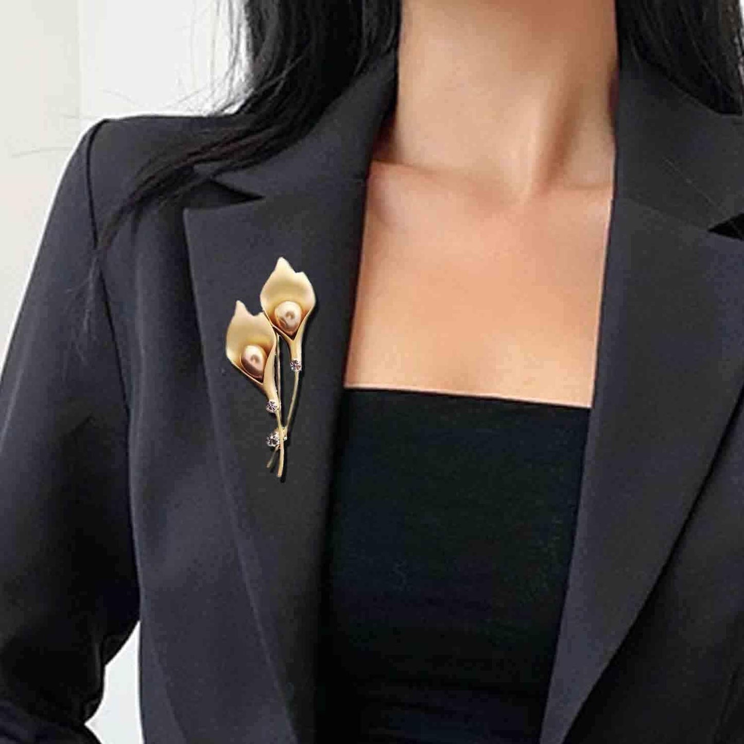 Lily Flower Crystal Brooches Pins Fashion Beautiful Created Rhinestone Pearl Floral Brooch Good Idea for Party Dance Wedding Banquet for Elegant Women Girl (Gold Lily)