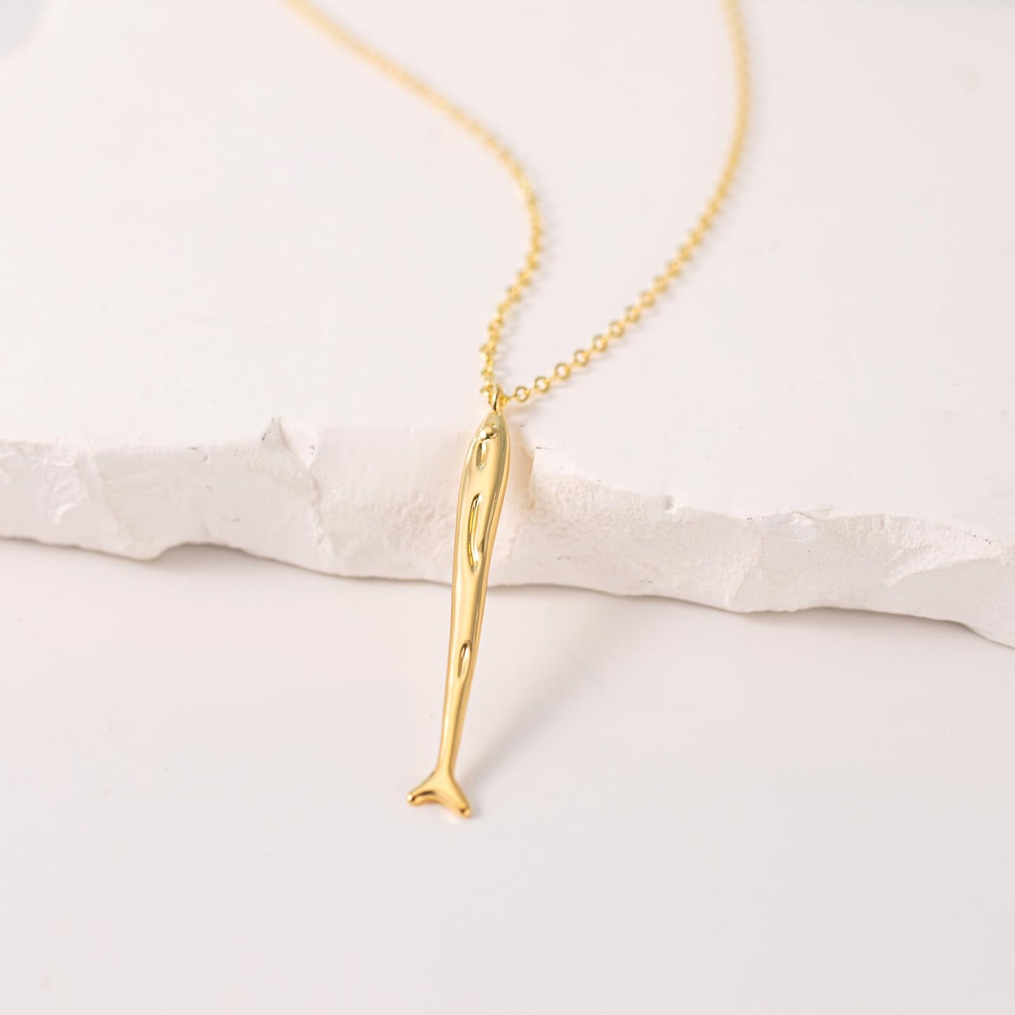 GUOKE Gold Long Fish Necklace for Women – 14K Gold Plated Fish Pendant, Dainty Long Pendant Necklace, Minimalist Jewelry for Her