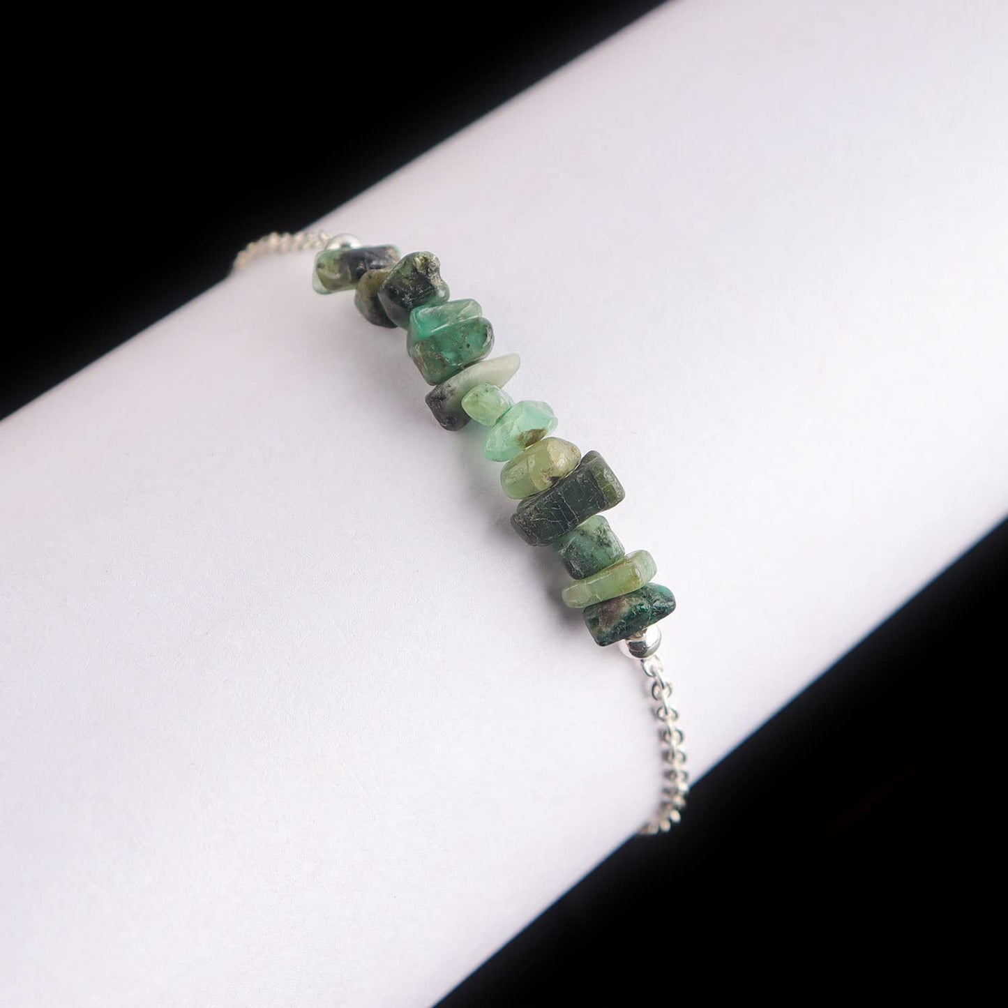 Gemimpression Handmade Emerald Chips Bar Bracelet – Natural Energy Healing Crystals – Silver Plated Adjustable 8 Inch Chain – Christmas Gift