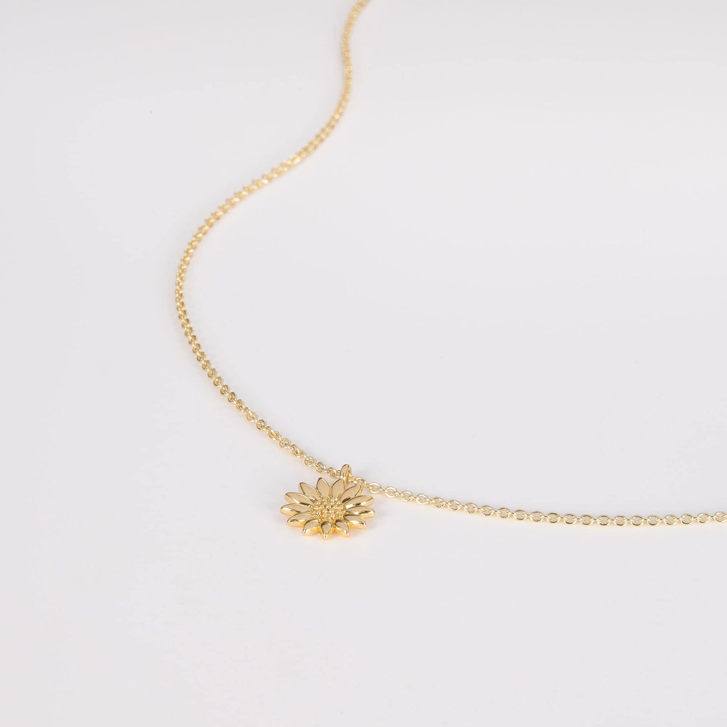 VRIUA Dainty Necklace for Women 14k Gold Plated Sunflower Pendant Necklace Simple Sun Necklace Delicate Jewelry Everyday for Women