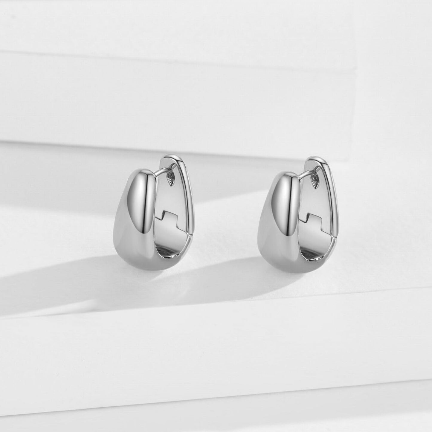 Small Chunky Hoop Earrings for Women 14k Real Gold Plated 925 Sterling Silver Post Small Oval Hoop Earrings Hypoallergenic Thick Huggie Hoops Earrings Jewelry Gifts for Women (silver)