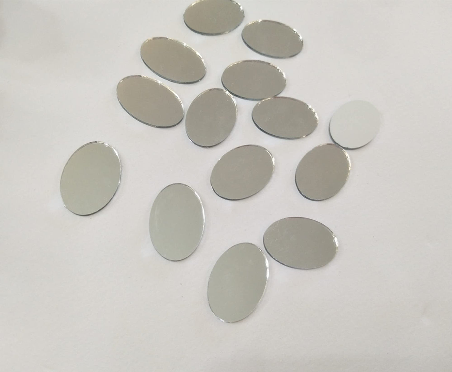 100pcs of Oval Mosaic Tiles,Mosaic Glass Mirror Pieces for DIY Crafts Vases Flowerpots Home Decoration Arts (Silver Mirror)