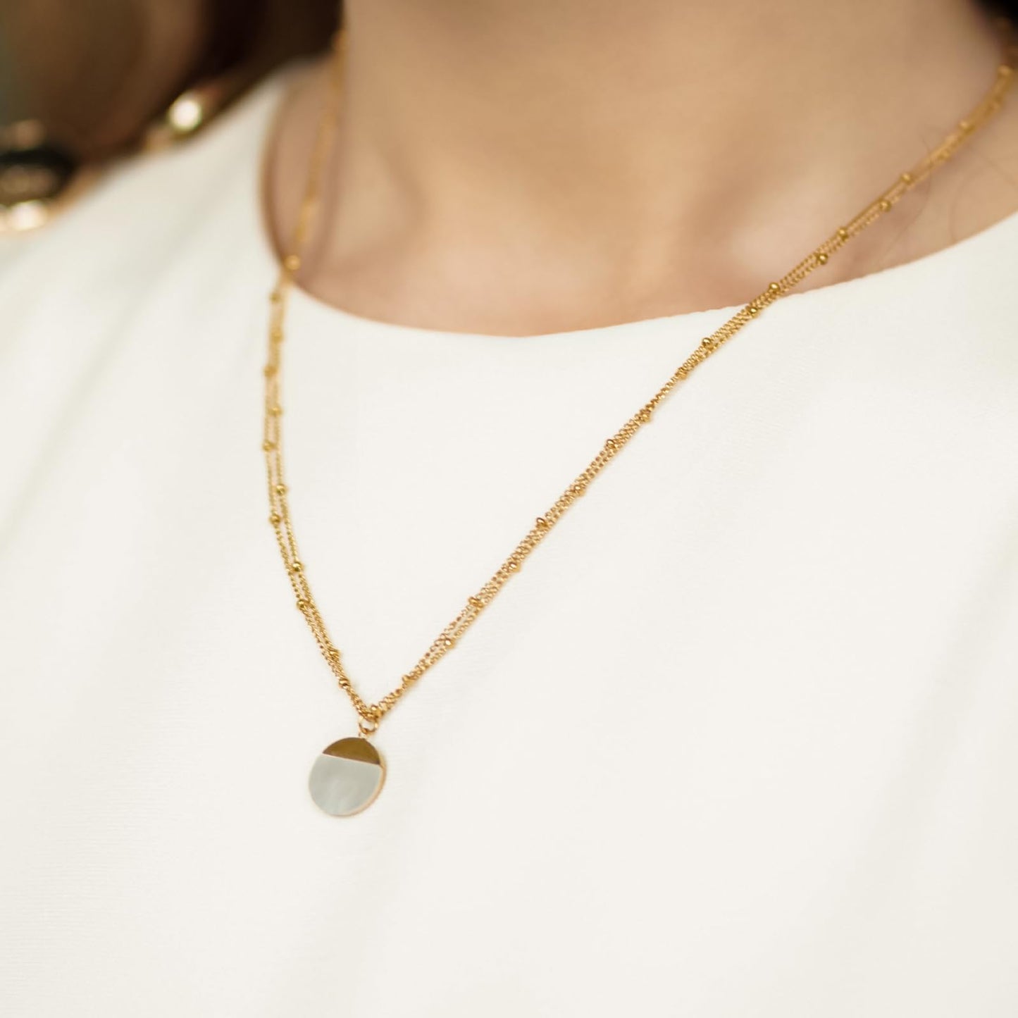Milan Chiva 14K Gold Plated White Mother of pearl Layered Stacked Necklace for Women, Dainty Trendy Non Tarnish Circle Pendant Charm Necklaces Fashion Jewelry for Women Waterproof MNS-1008WT