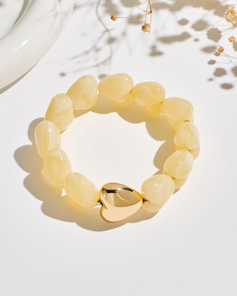 FAUTHENTICUTE Chunky White Beaded Bracelet for Women Heart-shaped Acrylic Resin Bead Bracelet With A Puffy Gold Heart Cute Boho Stretch Bracelets For Summer/Holiday/Vacation