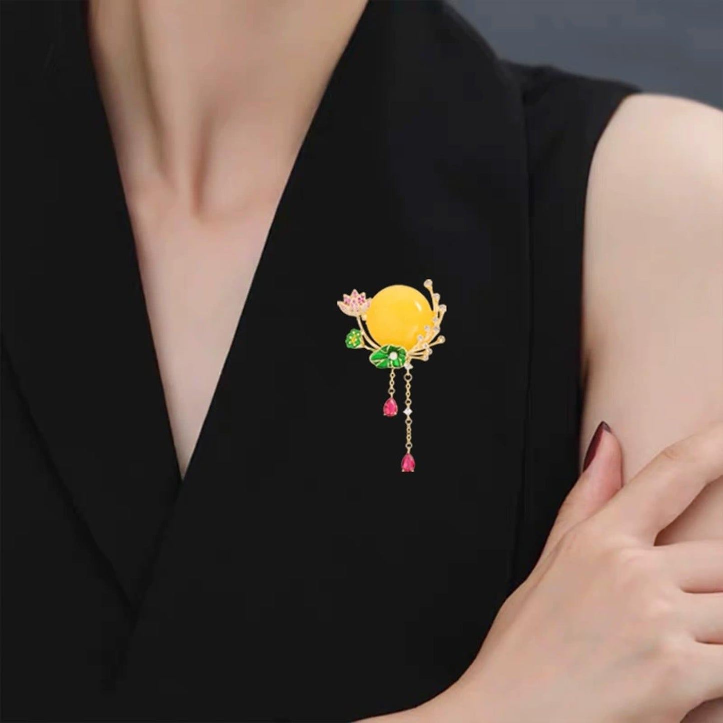 HETICA Women Animal Floral Brooch Pin Accessory Perfect as a Gift for Anniversary Celebrations, Parties, Or Everyday Wear (Moonlit Lotus Pond)
