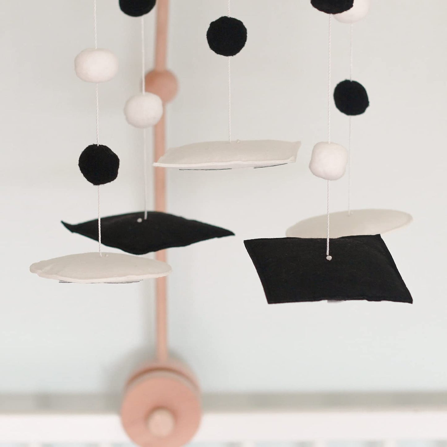 Vlokup Montessori Mobile, Black and White Mobile for Baby, Woodland Baby Crib Mobile for Boys Girls, Neutral Nursery Mobile High Contrast Mobile for Pack N Play, Nursery Decor Woodland