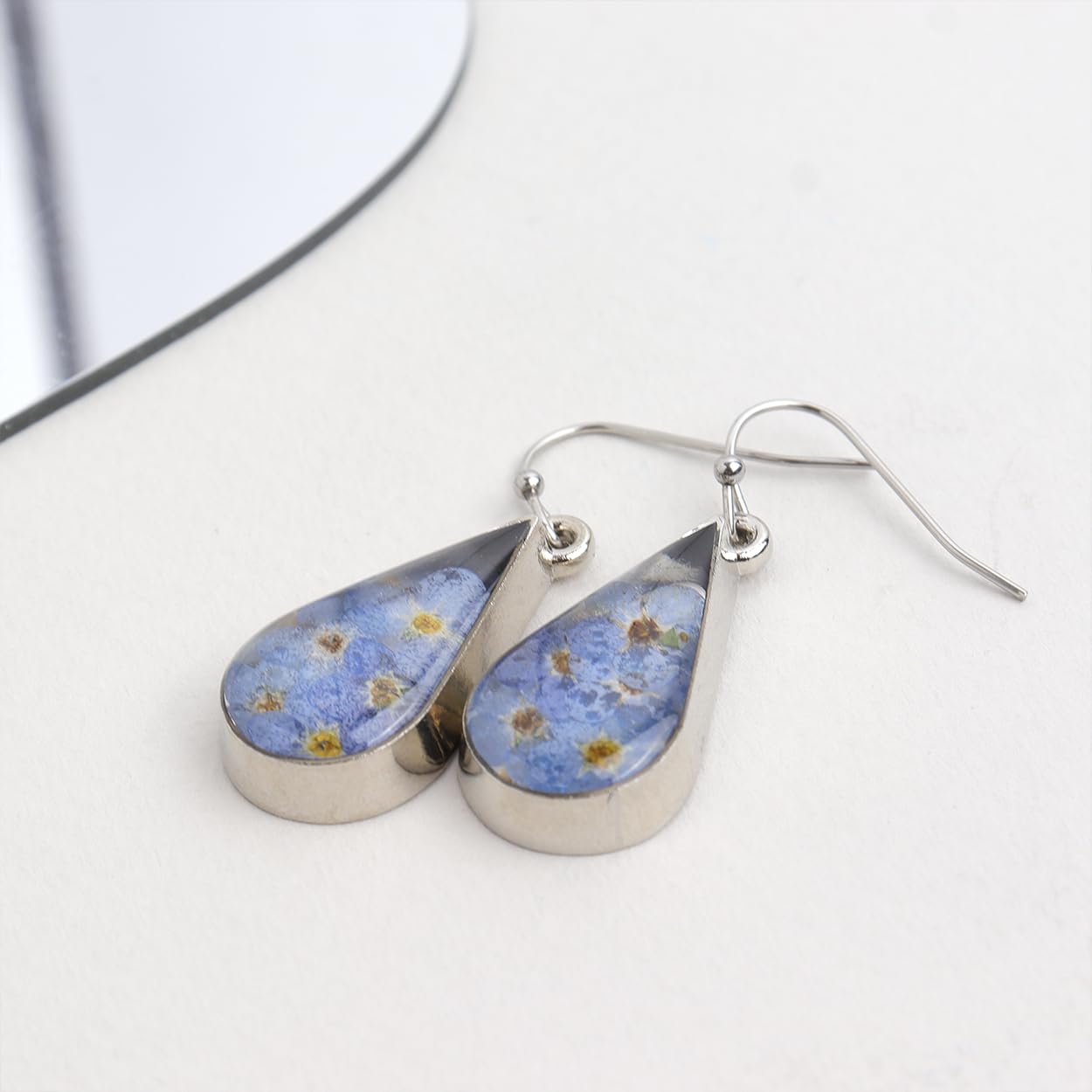 JeanBeau Handmade Pressed Flower Earrings for Women, Forget-Me-Not and Queen Anne's Lace Wildflower Resin Blue Nature Dried Teardrop Dangle Drop Statement Floral Earings Fashion Jewelry Gift