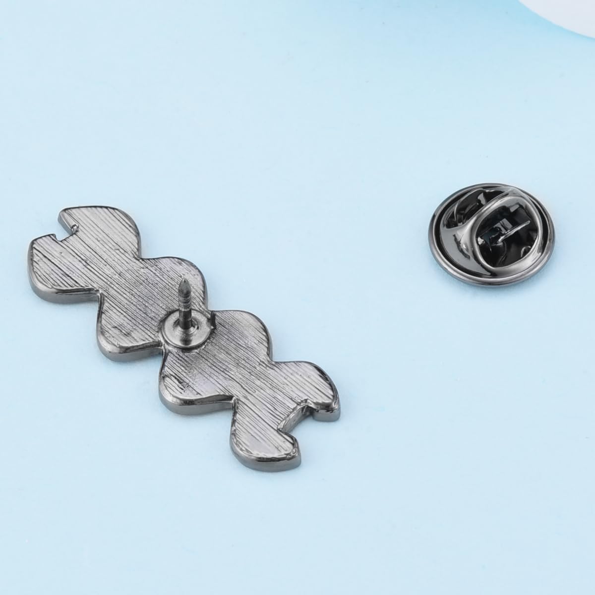 Dr's gift DNA Double Helix Enamel Pin Genetic Cell Brooch Lapel Badge Medical Jewelry Gifts for Geneticists Doctors Biologist