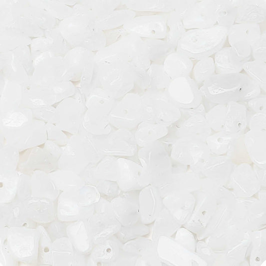 200pcs Natural Chip Stone Beads Gemstone Healing Crystal Loose Rocks Bead Irregular Glass Seed Charm Beads Drilled DIY for Jewelry Bracelet Necklace Earrings Making Crafting Supplies (White, 5-8mm)