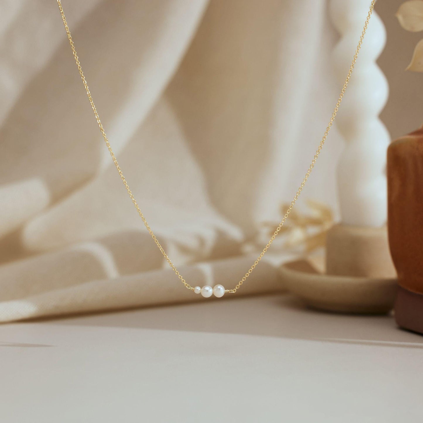 Treasure Bender Pearl Necklaces for Women Trendy, 14k Gold Plated Dainty Necklace Simple Pearl Drop Single Charm Pendant Necklace Birthday Wedding Gifts Gold Jewelry for Women