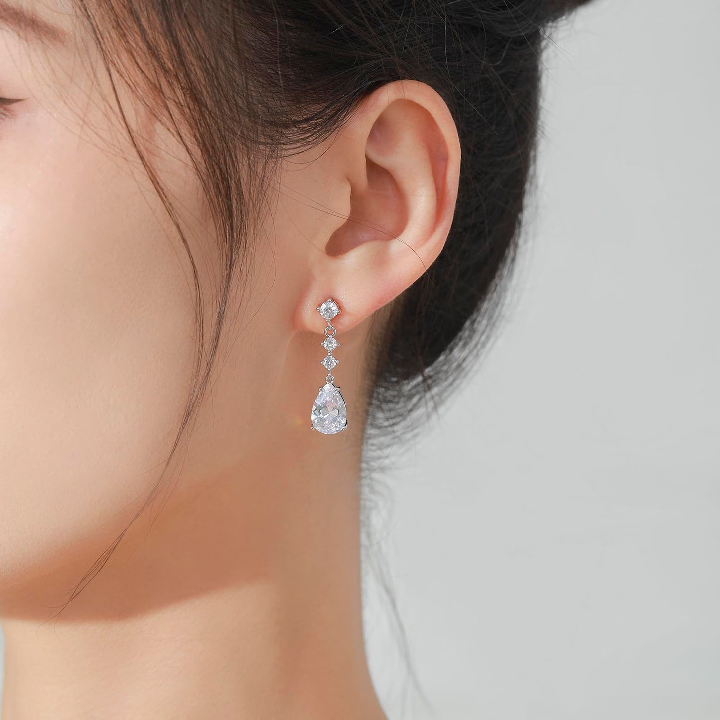 SBLING Cubic Zirconia Teardrop Earrings Wedding Earrings for Brides Bridesmaids, Bridal Dangle Earrings, Teardrop Crystal Drop earrings for Women Jewelry Gifts
