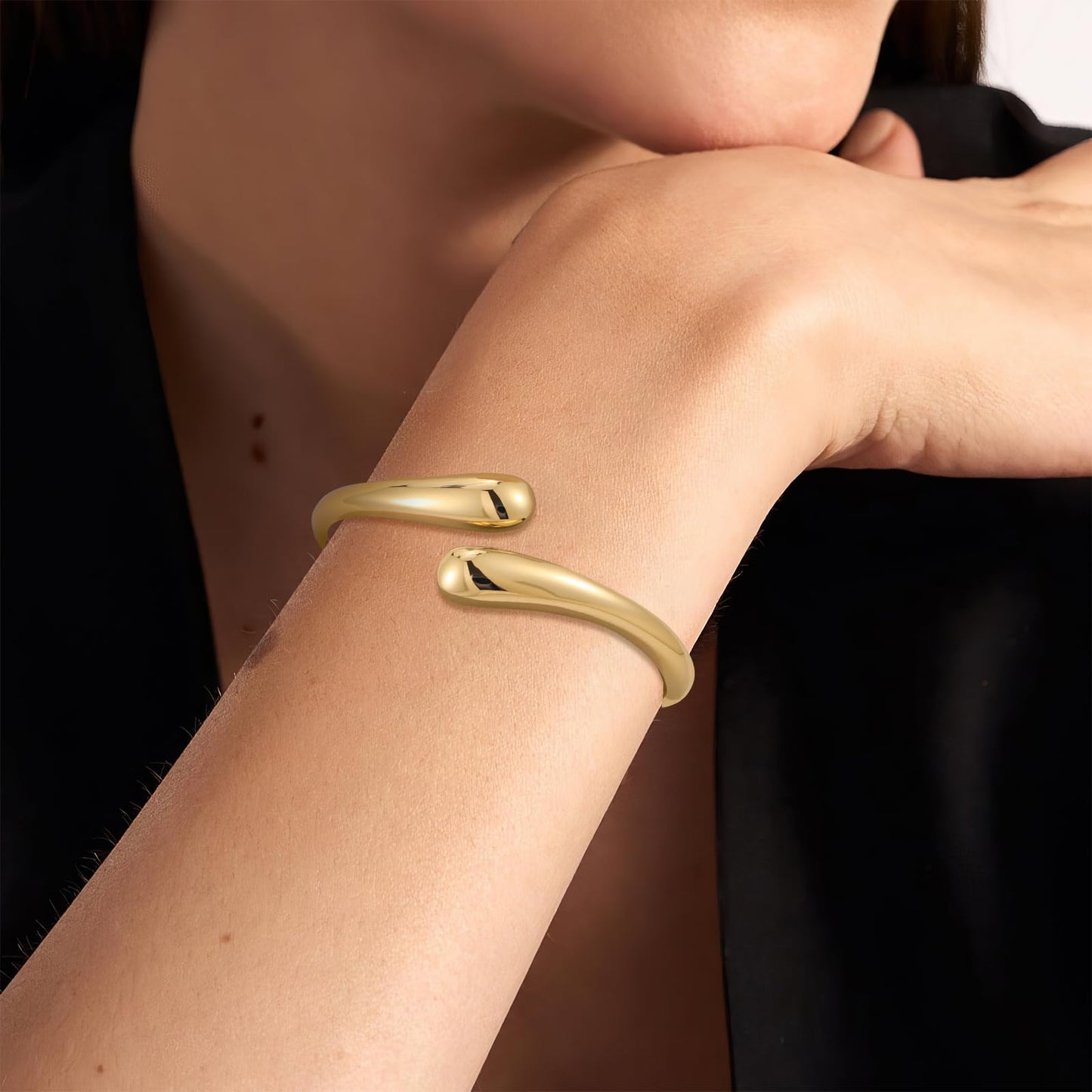 Yowivon Gold Bangles for Women, Fine Teardrop Gold Bracelet, Twisted Hinged Open Bangle Bracelets for Women, Non Tarnish Wrist Cuff, Trendy Jewelry Gifts for Christmas Valentine Birthday