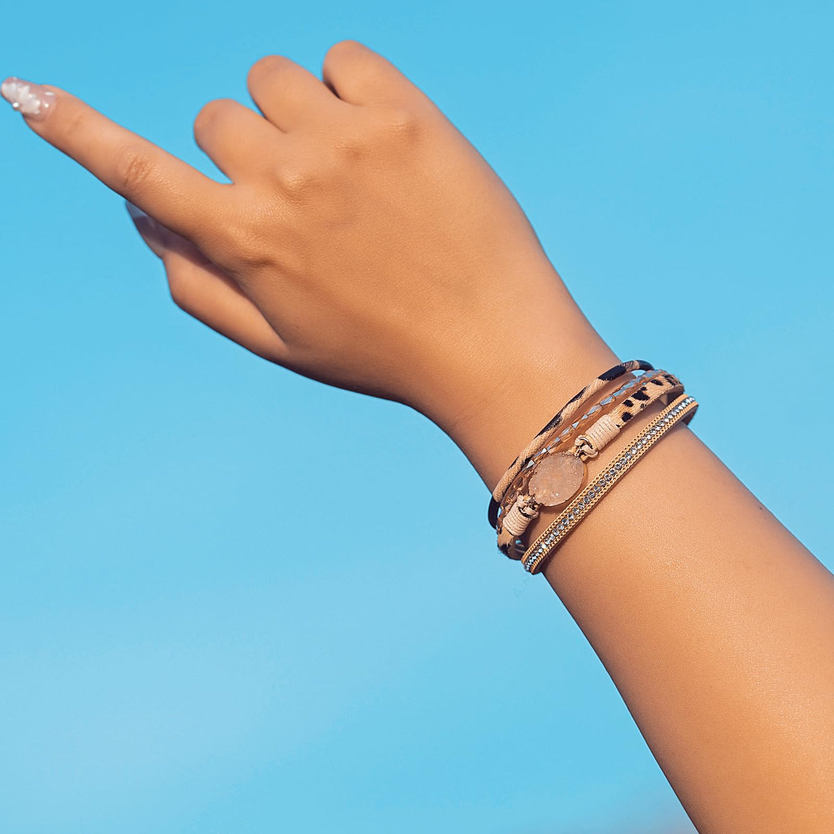 FANCY SHINY Boho Leather Wrap Bracelet Stackable Chunky Crystal Cuff Bracelets with Magnetic Clasp Cowboy Cowgirl Western Summer Beach Outfits Jewelry Gifts for Women (7.7", Leopard)