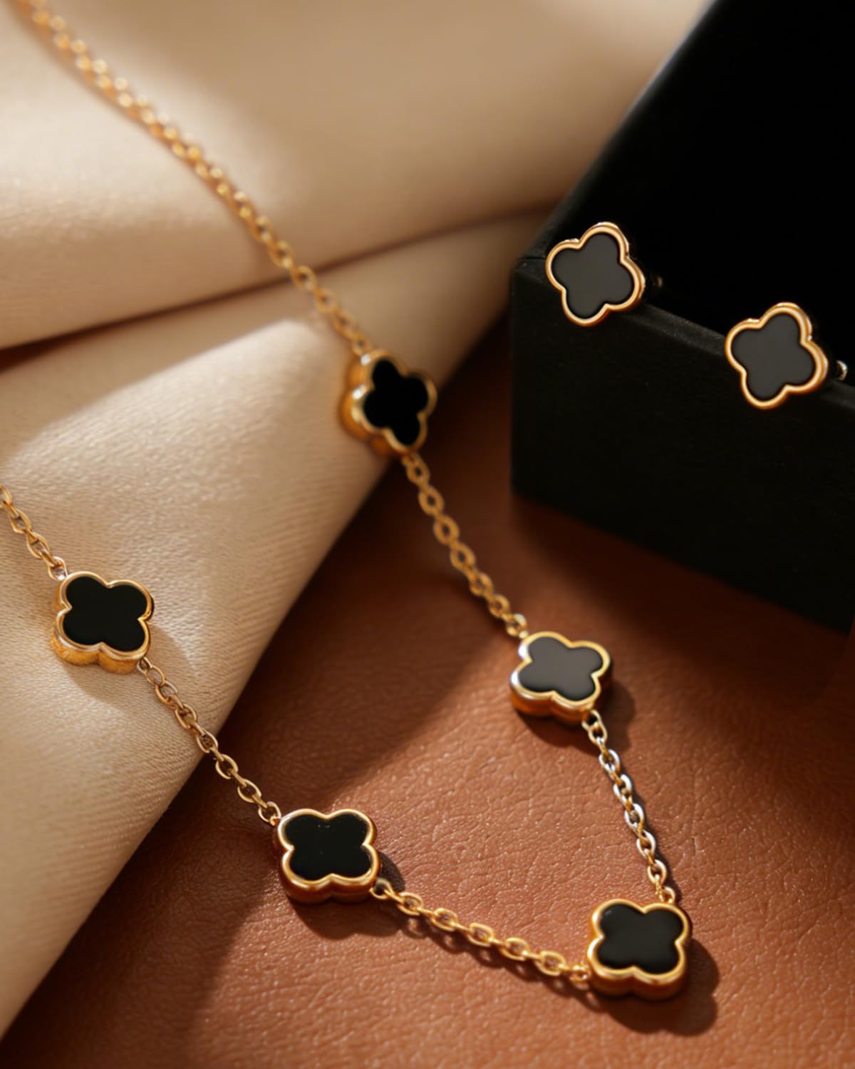 Aimétte Monette 18K Gold Plated Jewelry Set, Clover Necklace Stud Earrings for Women Hypoallergenic Black Lucky Clover Pendant Necklace Gifts for Women Trendy