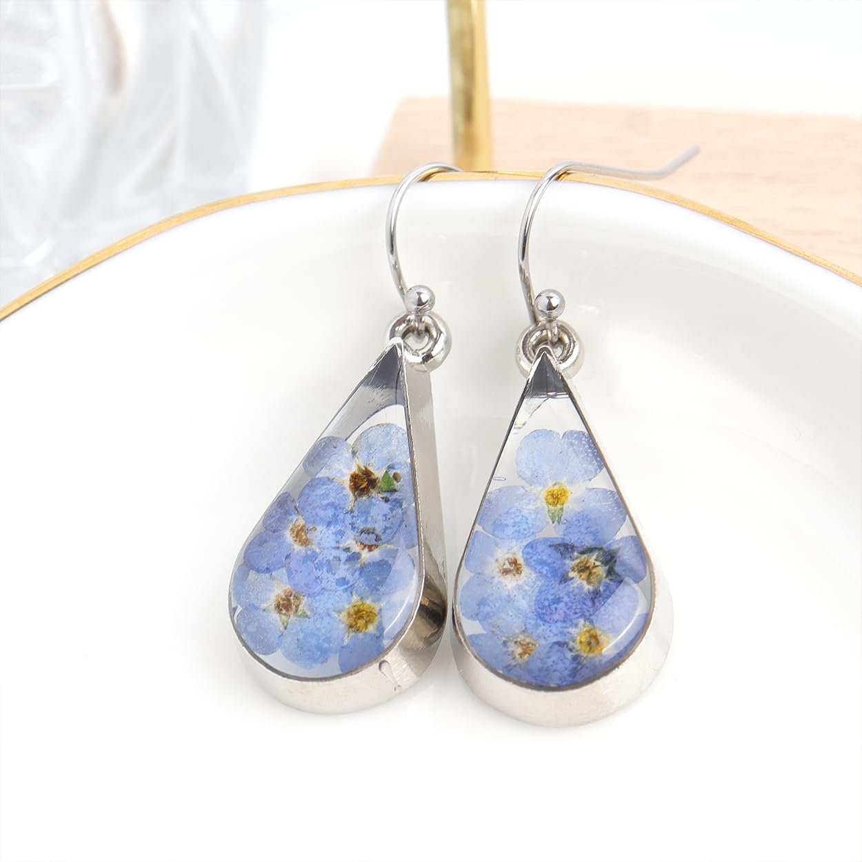 JeanBeau Handmade Pressed Flower Earrings for Women, Forget-Me-Not and Queen Anne's Lace Wildflower Resin Blue Nature Dried Teardrop Dangle Drop Statement Floral Earings Fashion Jewelry Gift