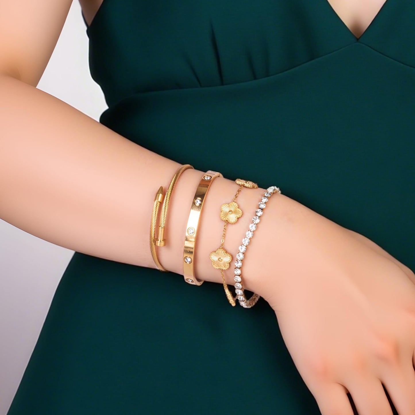 Lamdo 18K Gold Plated Womens Stackable Floral Gold Clover Bracelets Set Love Bangle Bracelets Non Tarnish, Nail Bracelet Set Trendy Jewelry,Gifts for Women's Day and Mother's Day (Gold, One Size)