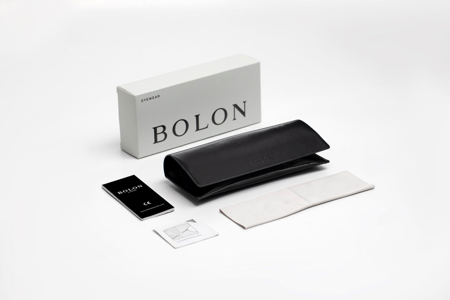 BOLON Women Elegant Oversized Nylon Lens Polarized UV400 Sunglasses BL3232 61mm, Exclusive Eyewear Brand of EssilorLuxottica